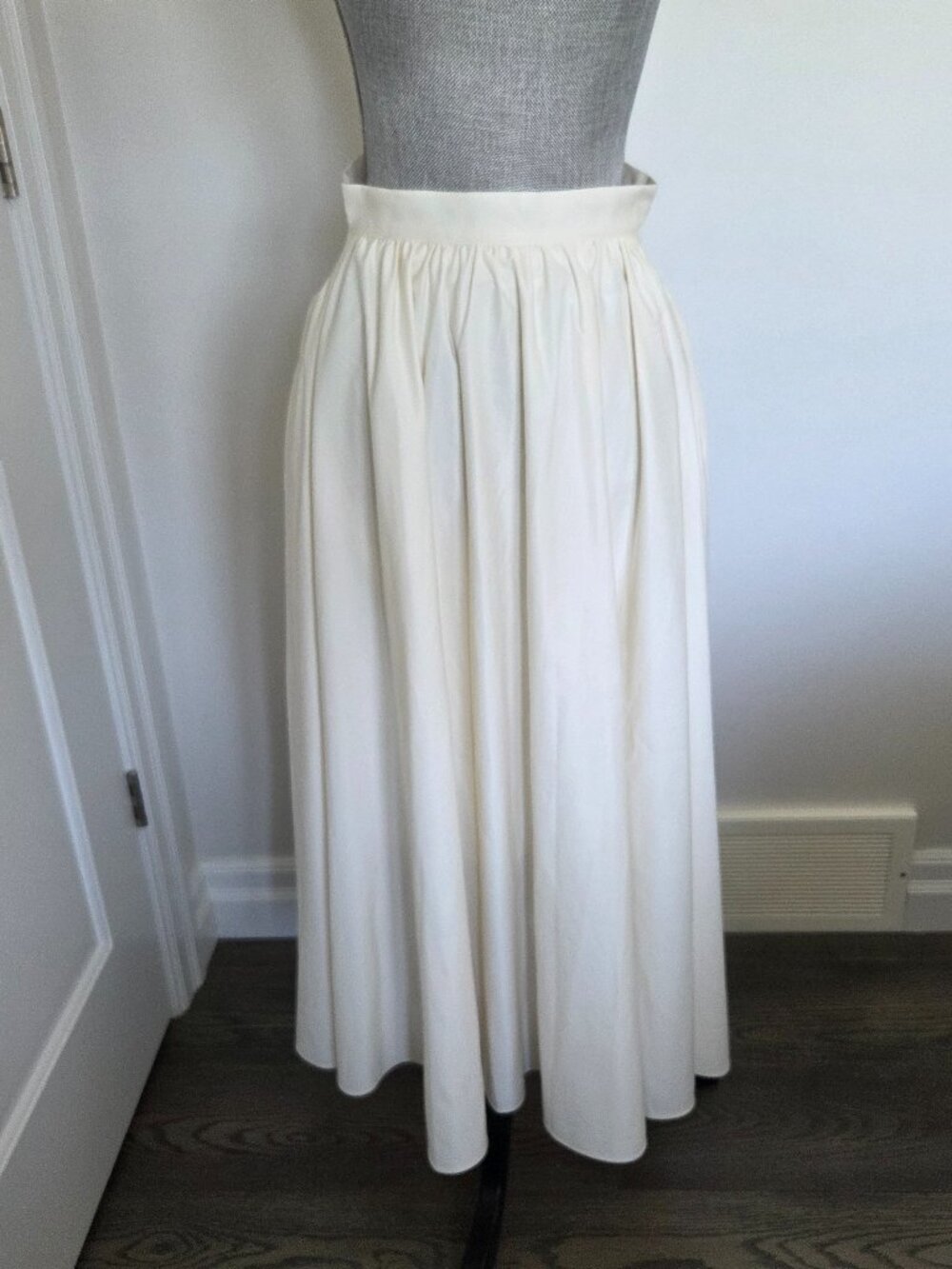 AEL satin feel creamy yellowA-line flared skirt size small